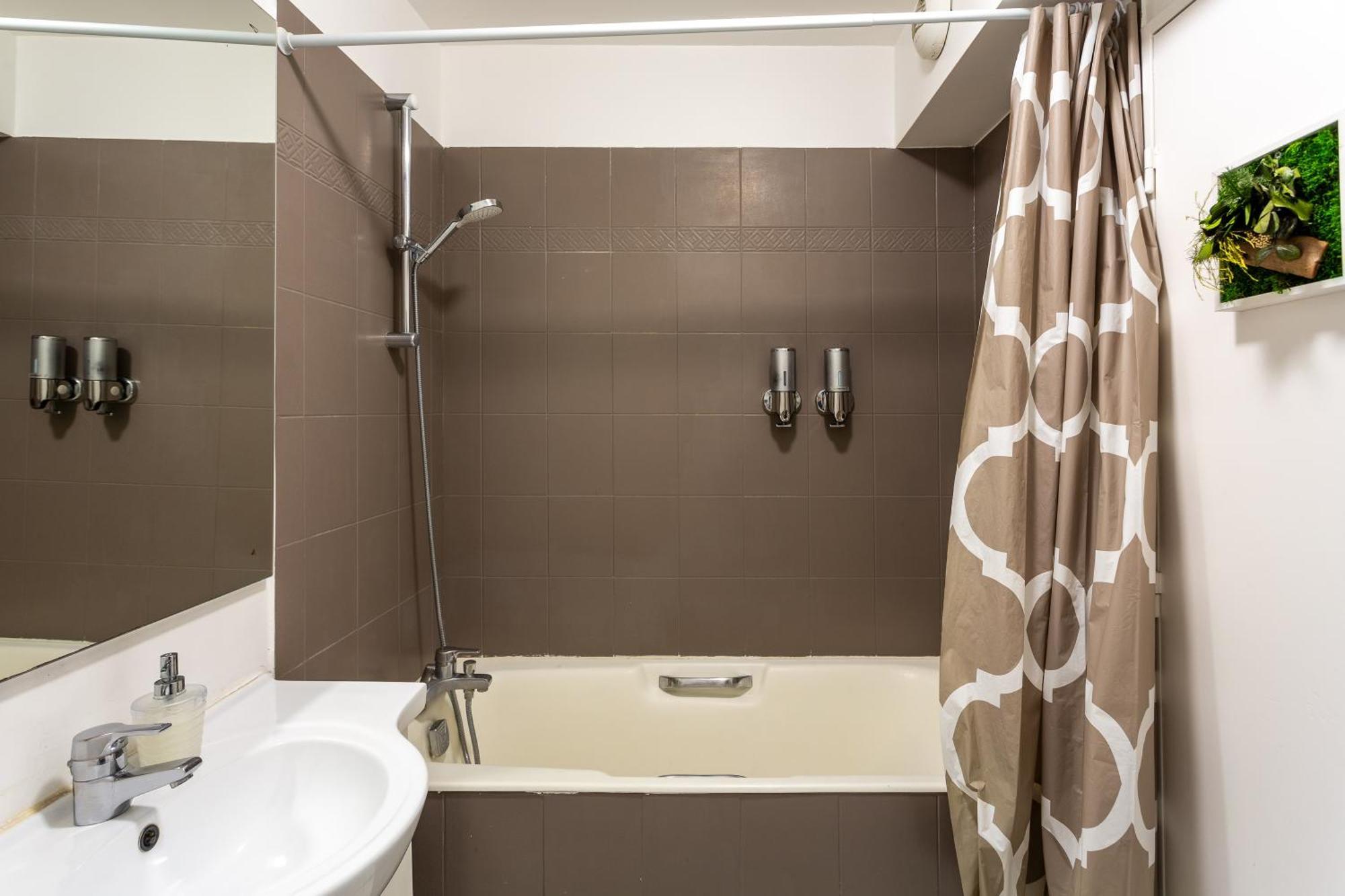 Studio Calme Et Accueillant Metro Charonne Париж Екстериор снимка